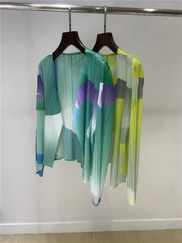 Женские куртки с плиссированным принтом Miyake 2023, Абстрактный цвет облаков, Элегантная рубашка-кардиган с длинным рукавом и V-образным вырезом, Короткая ветровка