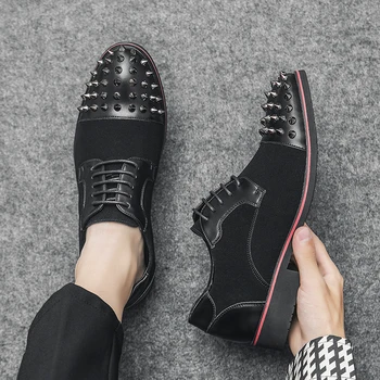 Мужская кожаная обувь с модными заклепками, оригинальные мужские туфли на плоской подошве ручной работы в стиле панк, роскошная дизайнерская обувь, мужские модельные черные мокасины с острым носком