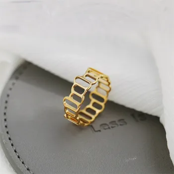 Неправильной геометрической формы Полая кольцевая накладка из титановой стали с покрытием из 18-каратного золота