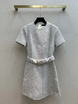 Новое популярное твидовое короткое платье с поясом Kevin было сшито по индивидуальному заказу из твидовой ткани
