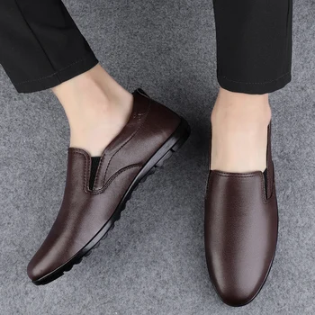 Новые дизайнерские мужские кожаные лоферы, модные брендовые лоферы, мужские классические британские трендовые повседневные туфли на плоской подошве, Дышащая обувь для вождения