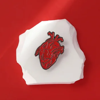 Новые красные анатомические броши в виде сердца из сплава, сумка для одежды доктора и медсестры, декоративная булавка, значок, эмалевые булавки 7402