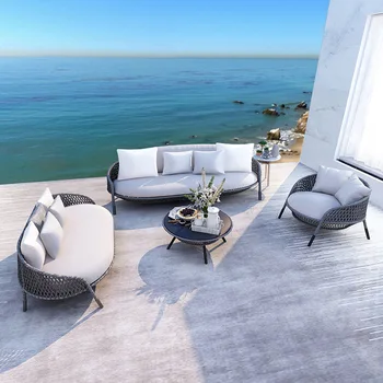 Открытый ротанговый диван, ротанговое кресло, журнальный столик, комбинированный внутренний двор, сад, терраса для отдыха